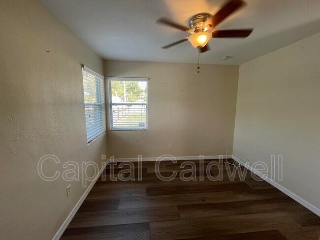 Building Photo - 1609 San Mateo Dr