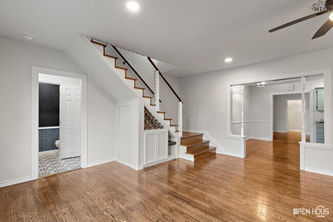 Building Photo - 1644 Ardath Ave