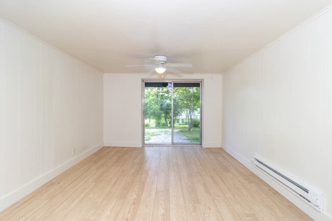 Building Photo - 9447 Lusk Rd