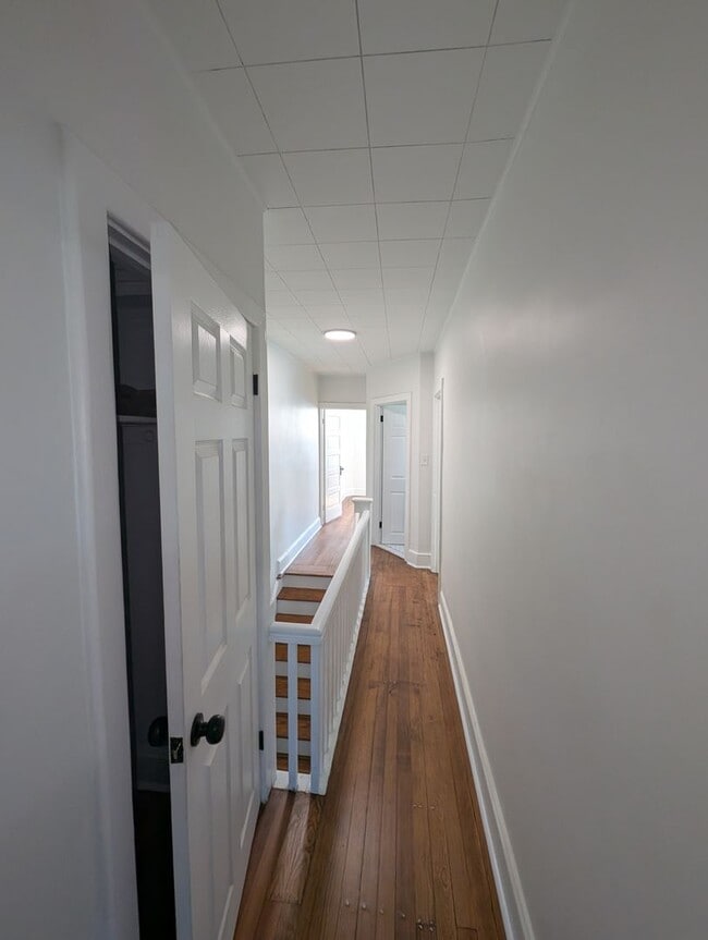 Building Photo - Charming updated 3 bedroom 1 bath Home in ...