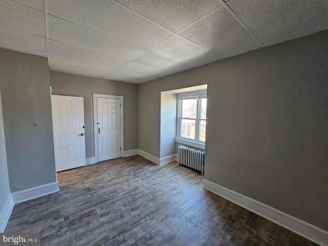 Building Photo - 614 Station Ave