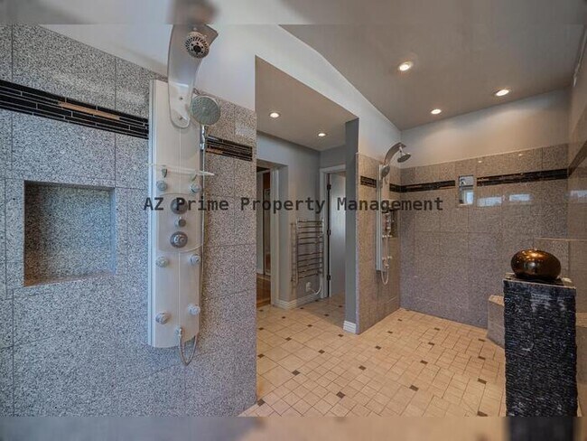 Building Photo - 3137 N 4th Ave