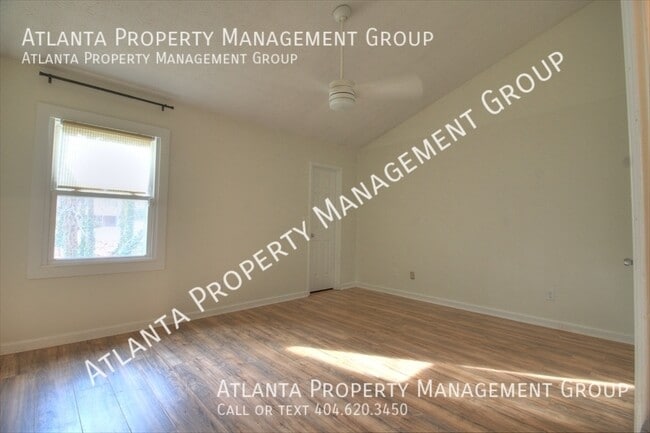 Building Photo - 4038 Elm Street