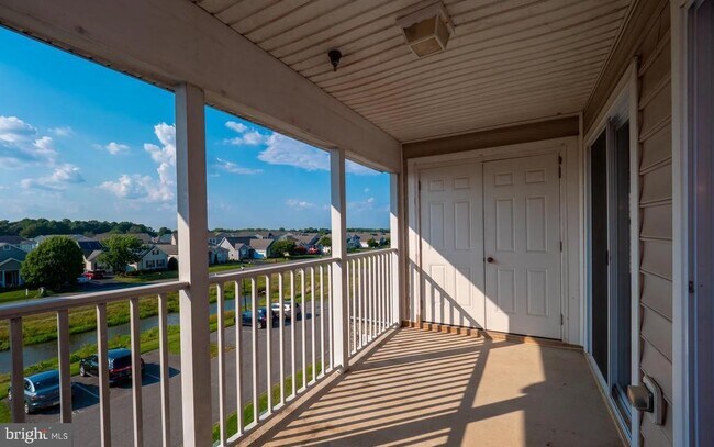 Building Photo - 3403L N Sagamore Dr