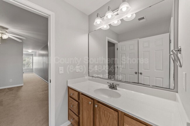 Building Photo - 264 Viareggio Road