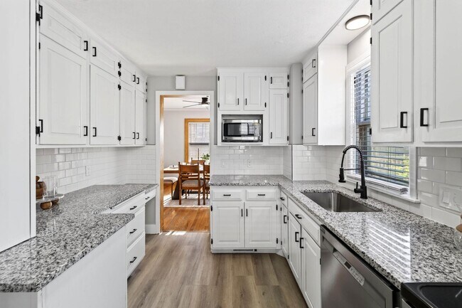 Building Photo - 4417 Poppleton Ave