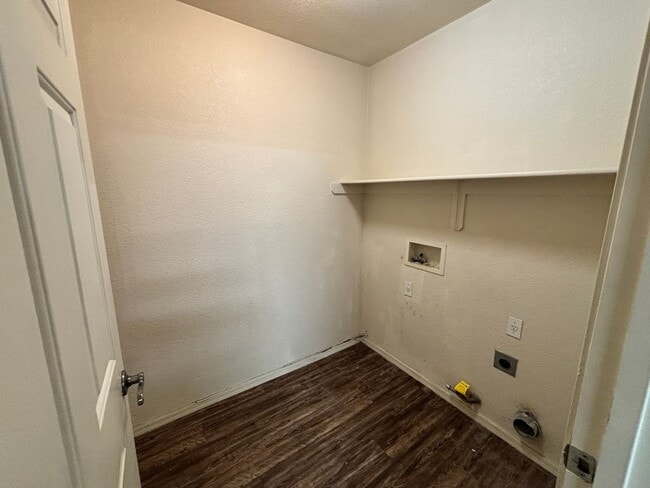 Building Photo - 1051 W Sea Lion Dr