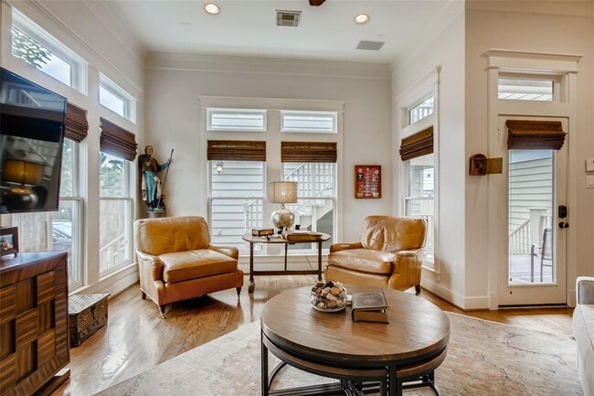 Building Photo - 1450 Lawrence St