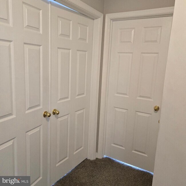 Building Photo - 5814 Wyndham Cir