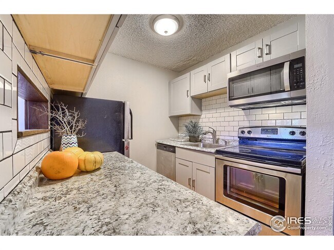 Kitchen - 3035 Oneal Pkwy