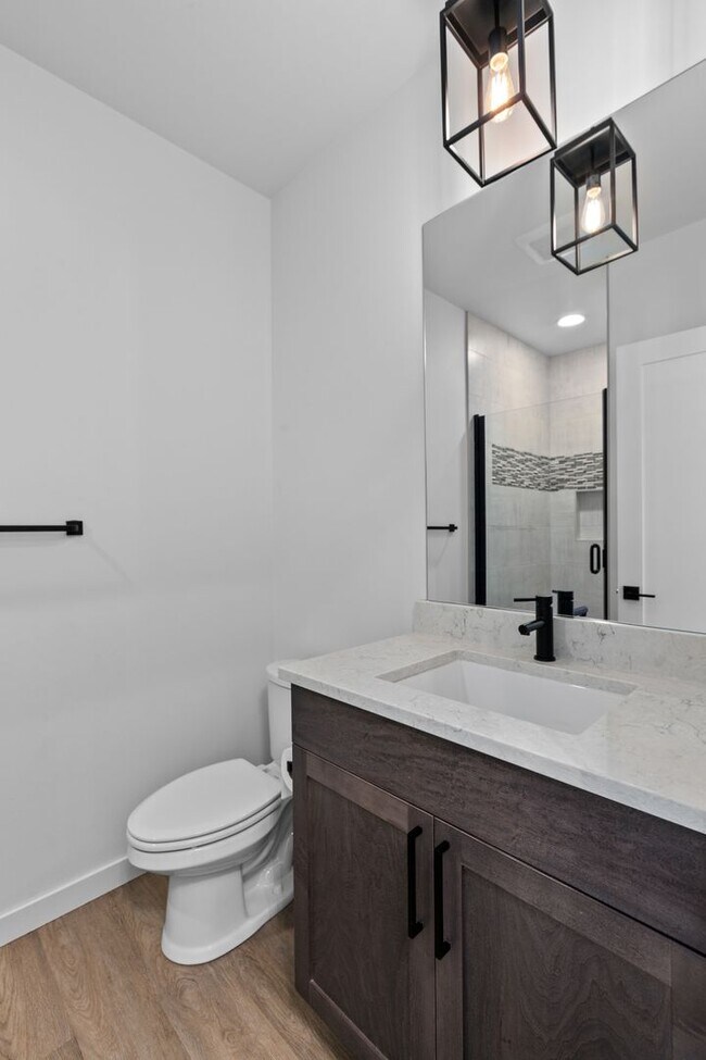 Building Photo - 4bd/2.75ba Seattle Home