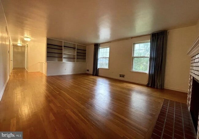 Building Photo - 3637 38th St N