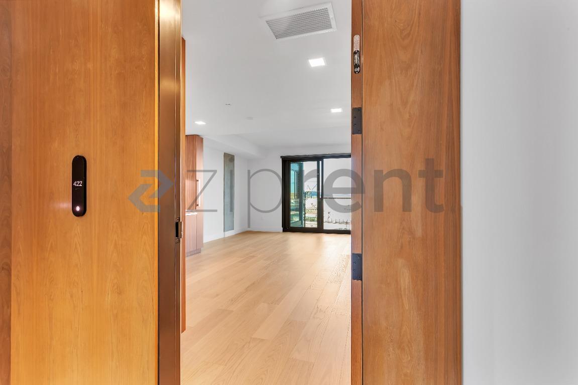 Building Photo - Unit 422
