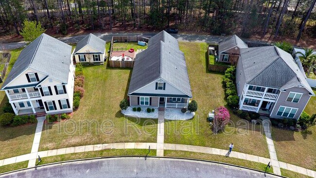 Building Photo - 10 Arbors Cir