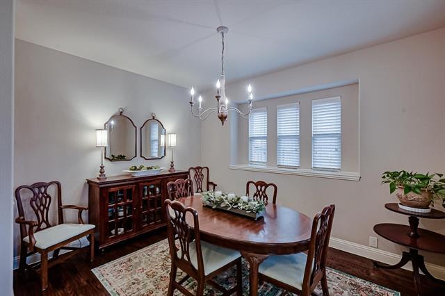 Building Photo - 3120 Pampa