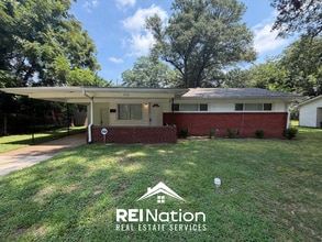 Building Photo - Charming 3BR/2BA East Memphis Home | 1,795 Sq Ft, Hardwood Floors & Fireplace