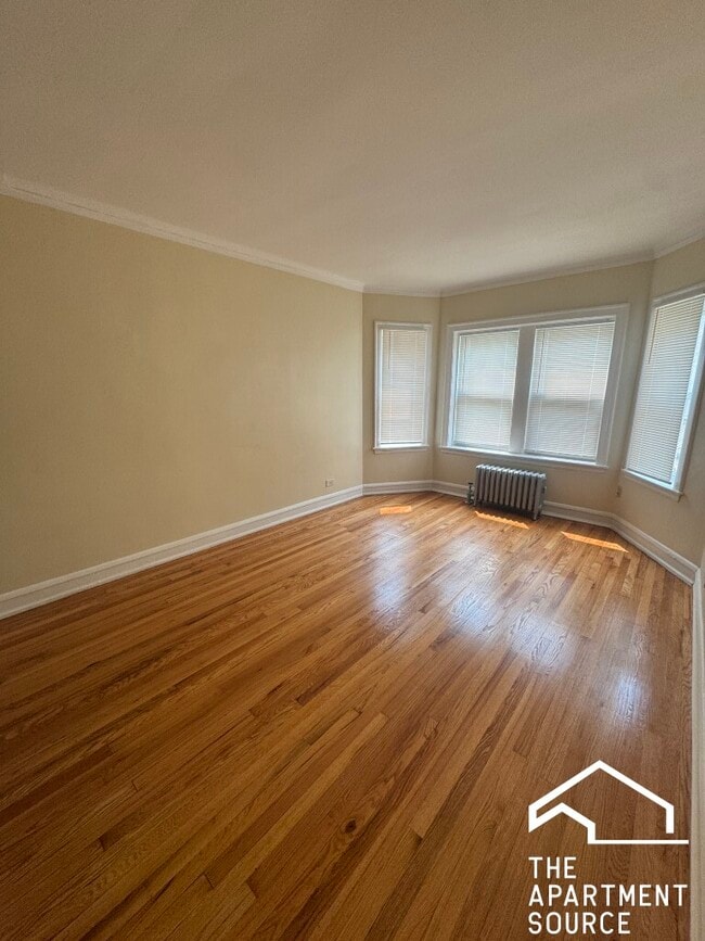 Building Photo - 6214 N Mozart St
