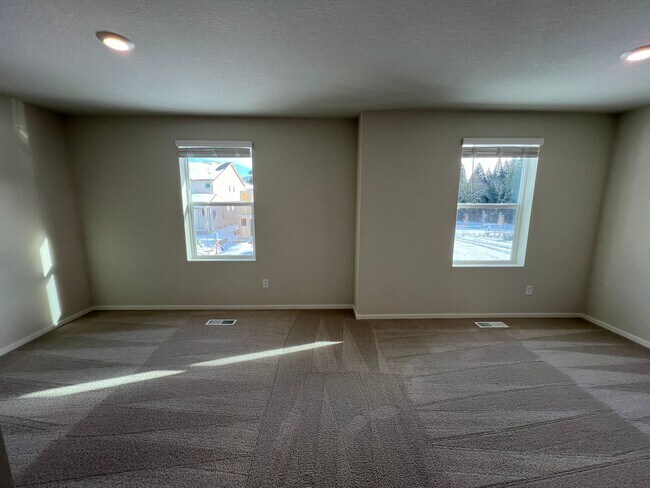 Building Photo - LIKE NEW Spacious 2 Story Home on Corner Lot - Kemper Grove / Ridgefield, WA