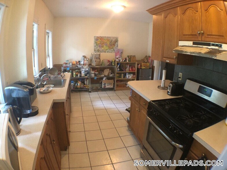 Building Photo - 16 Curtis Ave