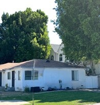 Building Photo - 13924 Victory Blvd