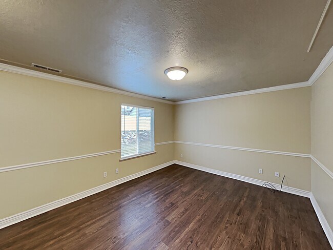 Building Photo - 3721 Lake Vista Dr