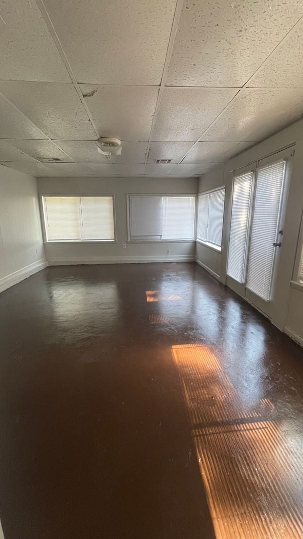 Building Photo - 3 bed 1 bath home with 1 car garage.  Move in Ready!