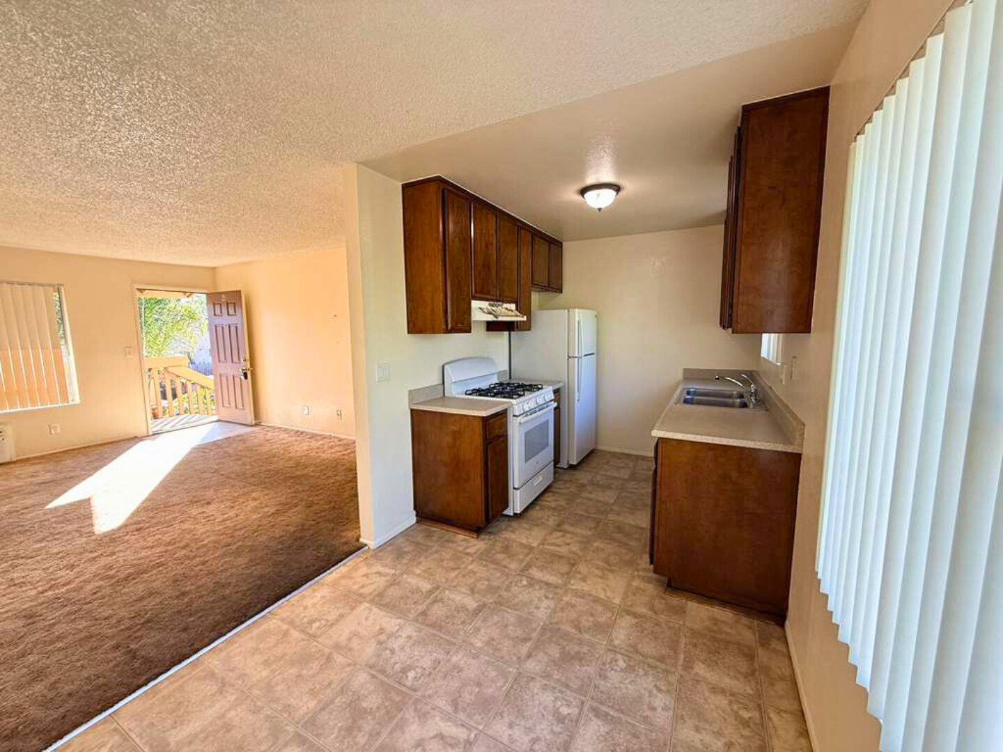 Building Photo - 1010 S Magnolia Ave