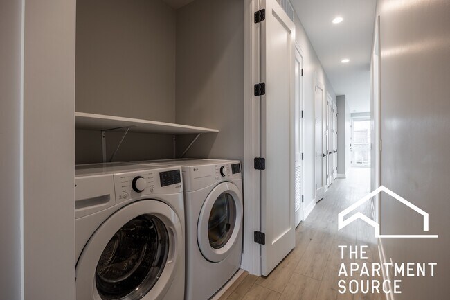 Building Photo - 3738 S Calumet Ave