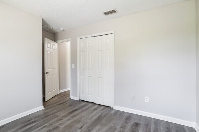 Building Photo - 452 Vineyard Ln