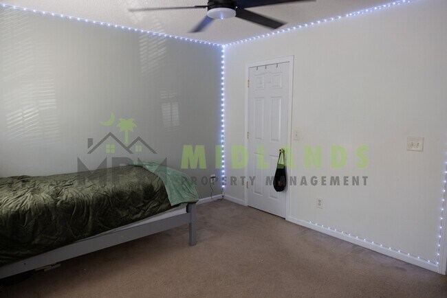 Building Photo - 233 Seabiscuit Ln