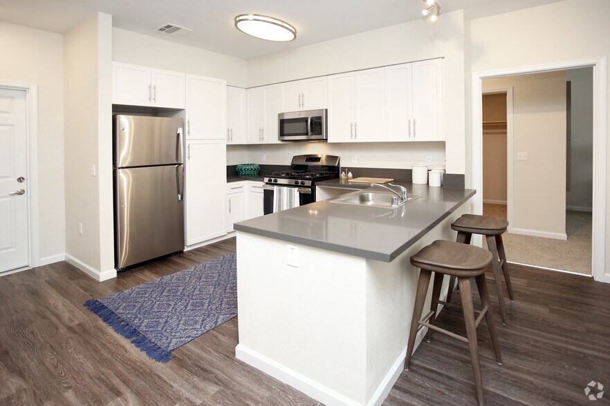 VASARI LUXURY APARTMENT HOMES 8117 Sheldon Rd Elk Grove CA 95758