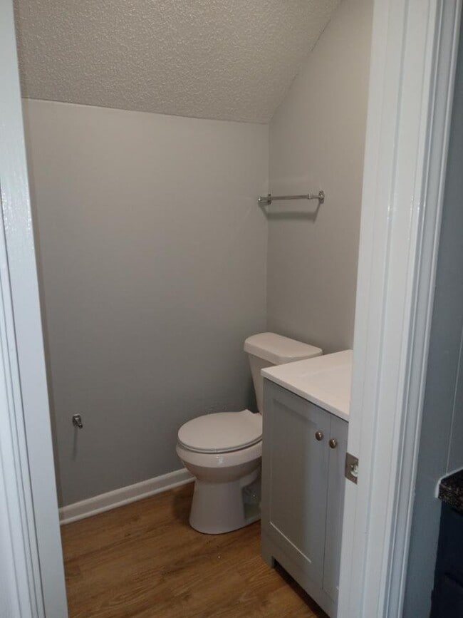 Building Photo - Pirate Cove Apartments 9-16