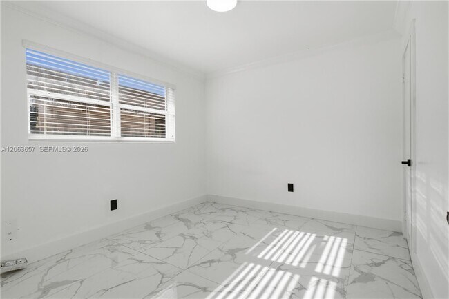 Building Photo - 6053 SW 63rd Terrace