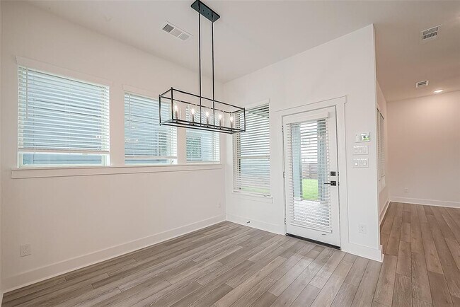 Building Photo - 15123 Parkland Canyon Dr