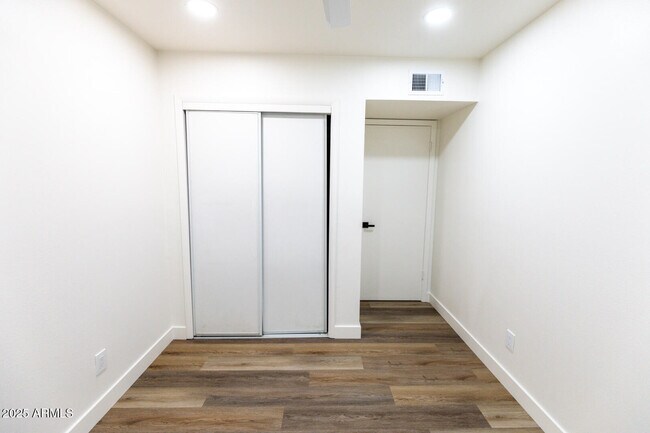 Building Photo - 2016 S Granada Dr
