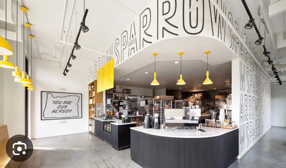 Building Photo - 7112 N Richmond Ave