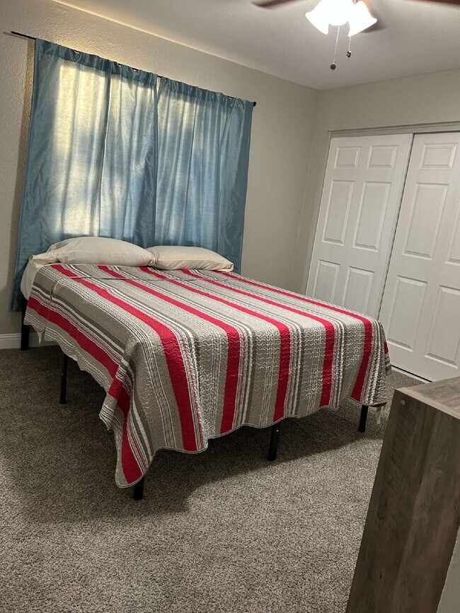 Building Photo - "Well Maintained 3-Bedroom, 2 Bathroom in Yuma Valley!"