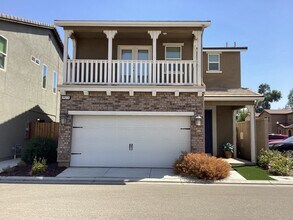 Building Photo - 2573 Daisy Dr