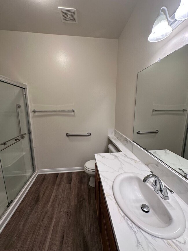 Building Photo - 615 New Zealand Dr