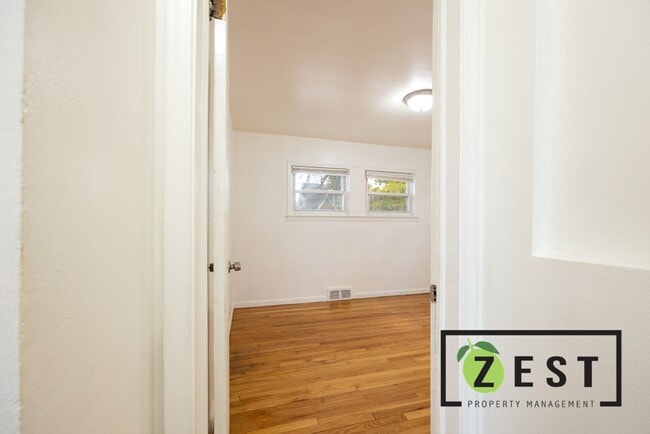 Building Photo - 2 BED 1 BATH SINGLE FAMILY HOME OPEN HOUSE...