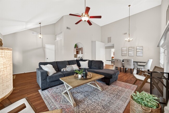 Building Photo - 5814 N Magazine Cir