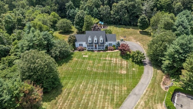 Building Photo - Charming Country Colonial on Cul-de-Sac, 4...