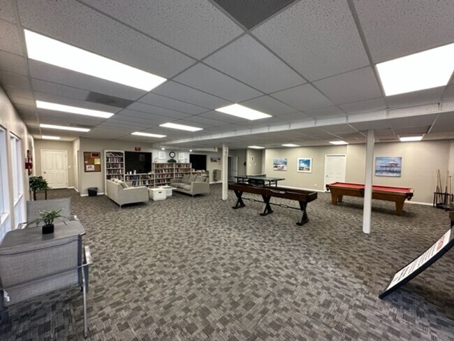 Building Photo - Legacy Townhome
