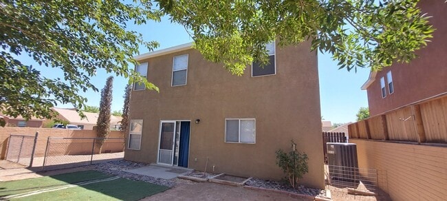 Building Photo - Desert Jewel