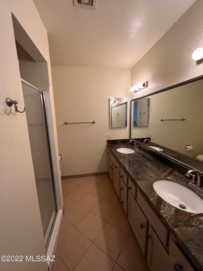 Building Photo - 6451 N Tierra De Las Catalinas
