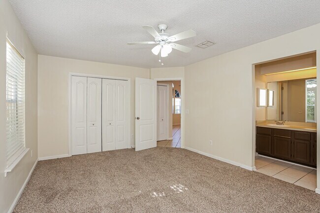 Building Photo - 9591 Sugar Hollow Ln