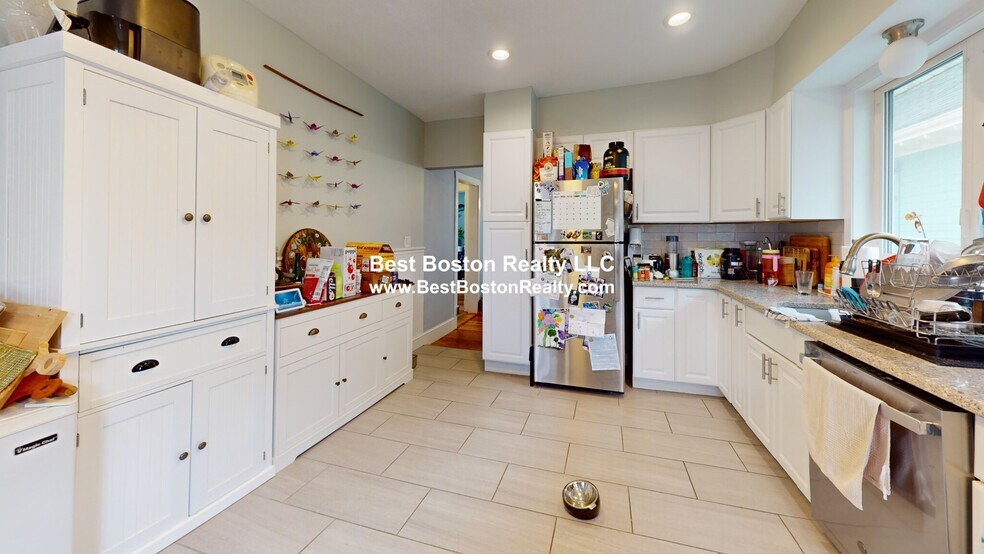 Building Photo - 11 Pinkham Rd