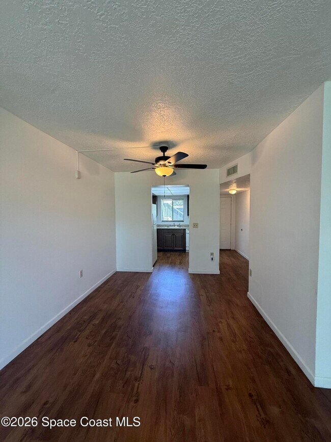 Building Photo - 1566 University Ln