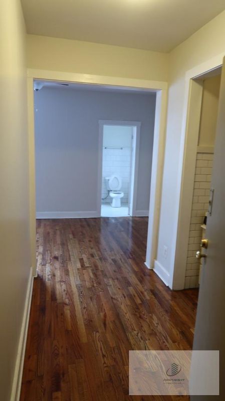 Building Photo - 4915 W Belle Plaine Ave