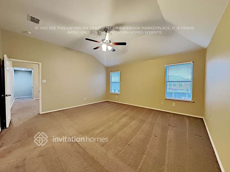 Building Photo - 1116 Sweetwater Dr